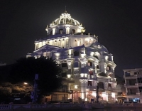 Rò Rĩ Nội Thất Bên Trong Lâu Đài Gà Vàng